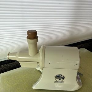 Champion Juicer